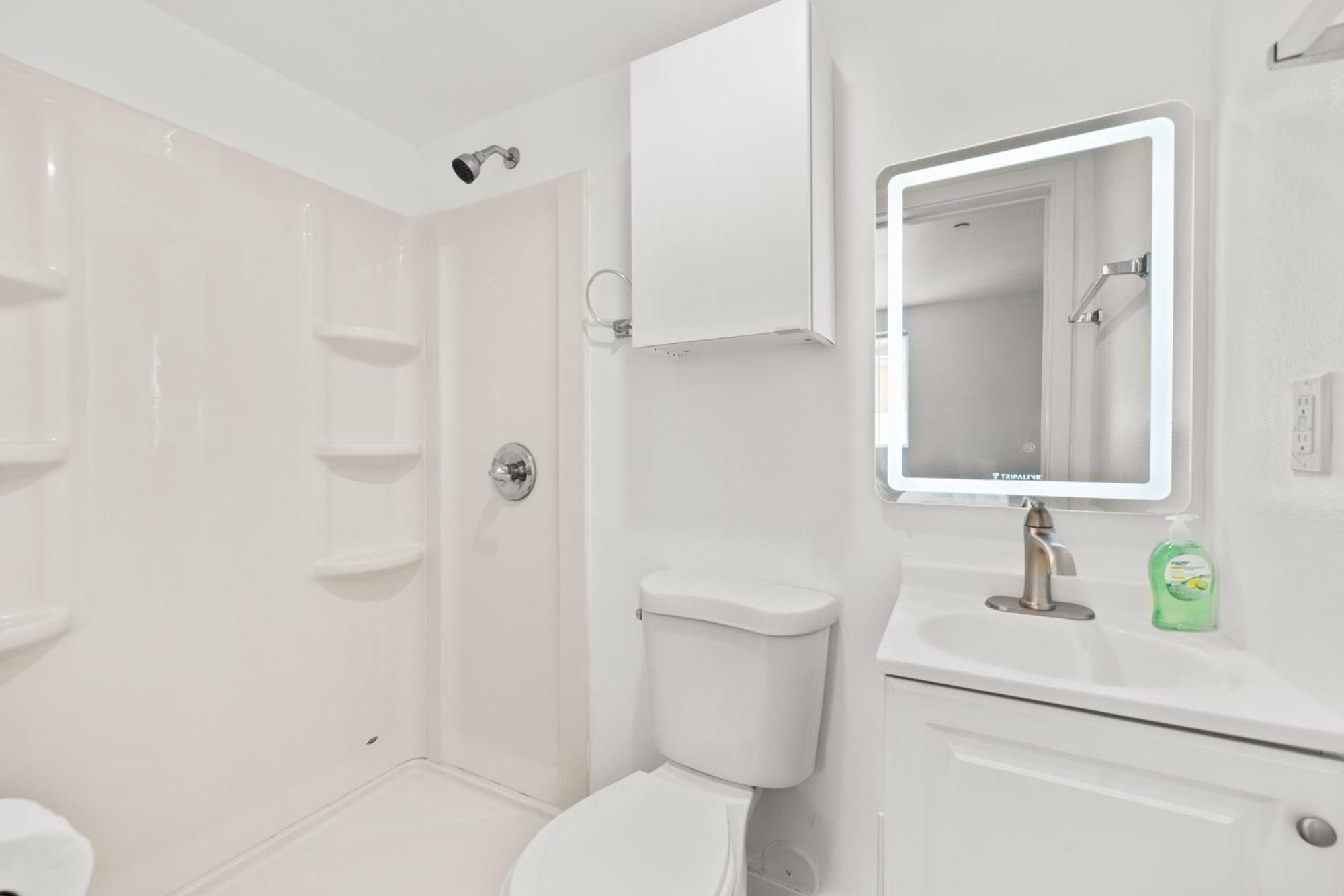 Charming Urban Retreat Near Usc In La- Private Room With Share Living Room With Kitchen Los Angeles Exteriör bild