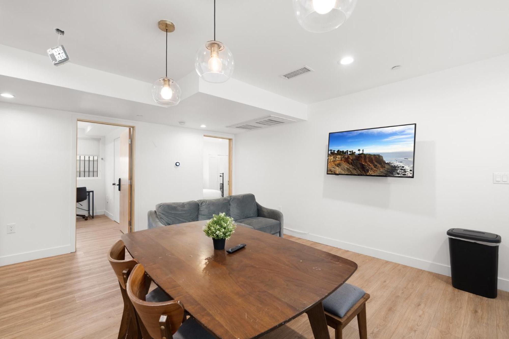 Charming Urban Retreat Near Usc In La- Private Room With Share Living Room With Kitchen Los Angeles Exteriör bild