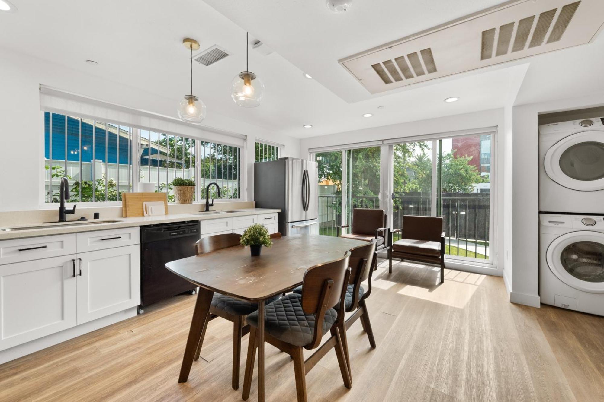 Charming Urban Retreat Near Usc In La- Private Room With Share Living Room With Kitchen Los Angeles Exteriör bild
